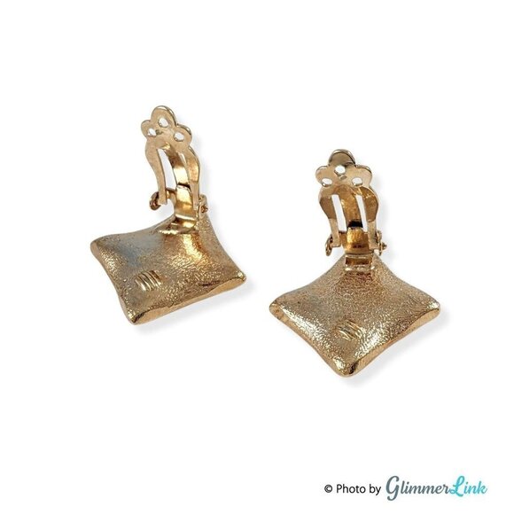 Vintage Squared Gold Tone Textured Clip On Earrings - Picture 4 of 7